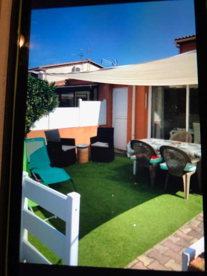 Maison Individuelle Avec Piscines à 200m De La Mer - Vias