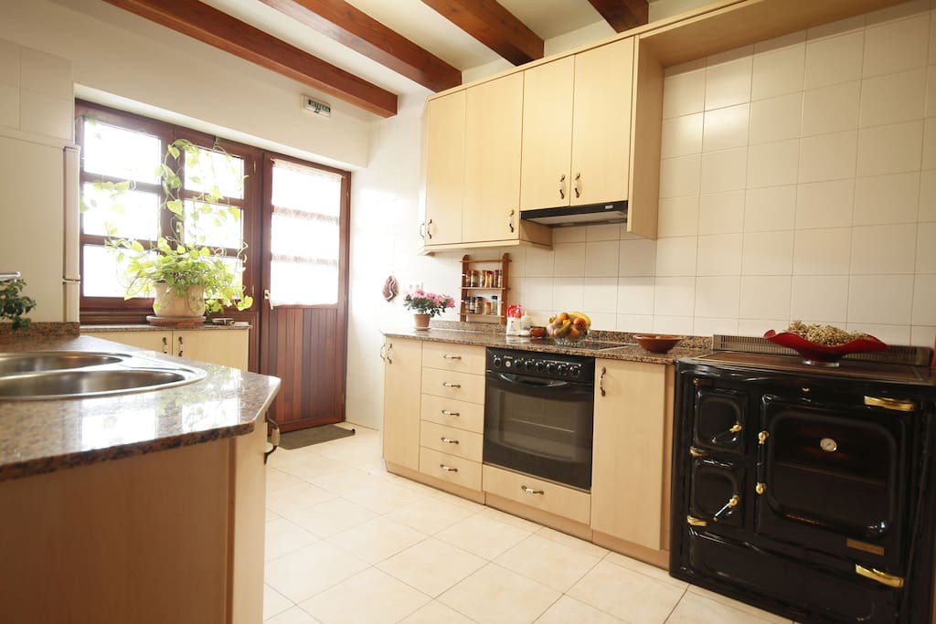 Cocina compartida, su uso es gratuito.