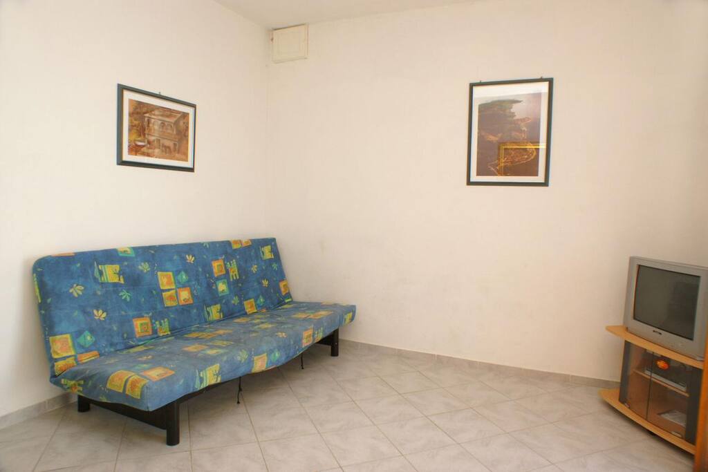 Living room, Surface: 12 m²
