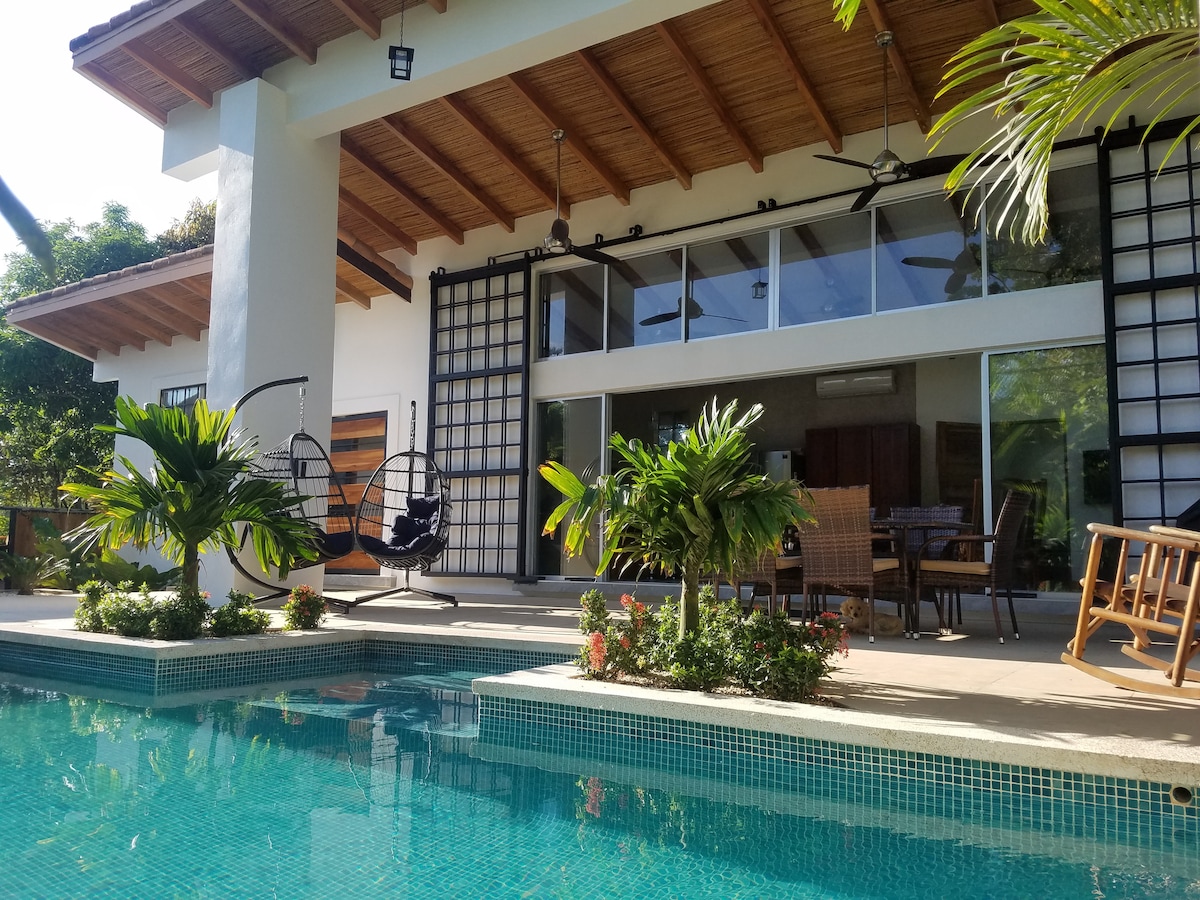 Tropical Modern Minimalist Outdoor Living Paradise — 6 bedroom vacation rental in Esterillos Oeste