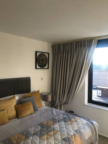 2 Bed 2 Bathroom Gloucester Road gallery image 4