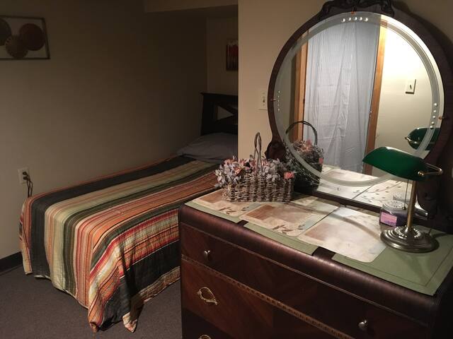 Cheektowaga Homespread Room # C