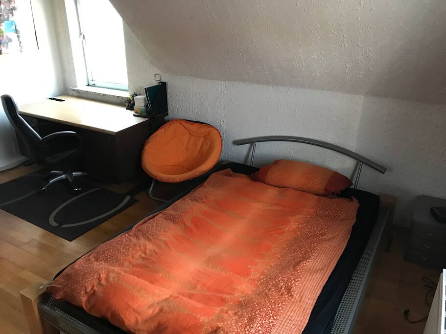 Schlafzimmer 2 (1 Stock)