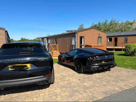Stunning 3 Bed Mini Luxury Lodge Near The Beach