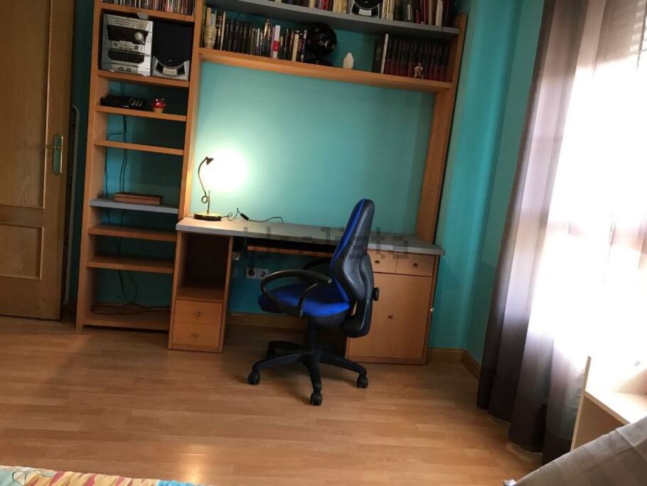 Habitación-escritorio