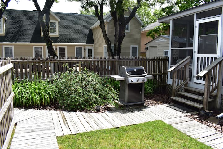 Centrally-located Longterm Off-season Cottage - Rehoboth Beach, DE