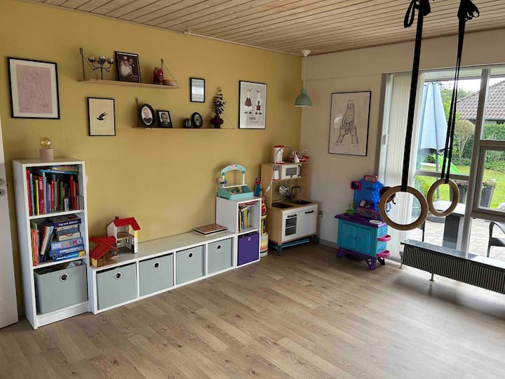 Pragtfuld Villa Med Dejlig Have, Tæt På Indkøb. - Esbjerg