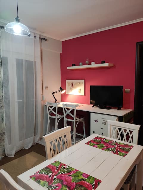 ApThessaloniki Pilaia apartment and  easy parking
