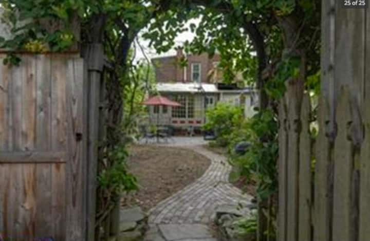 Charming room with private entrance and sun room