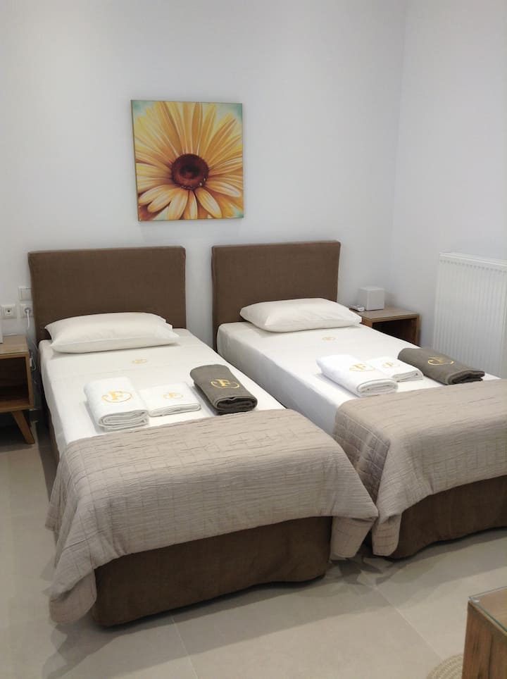 La segunda habitación cuenta con las dos camas individuales de COCOMAT (sistema de dormitorio ecológico).