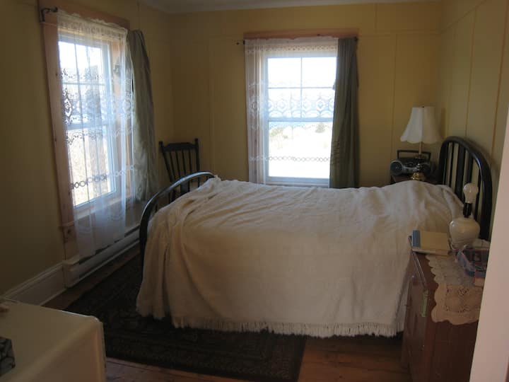 Seaview upstairs bedroom sleeps 2