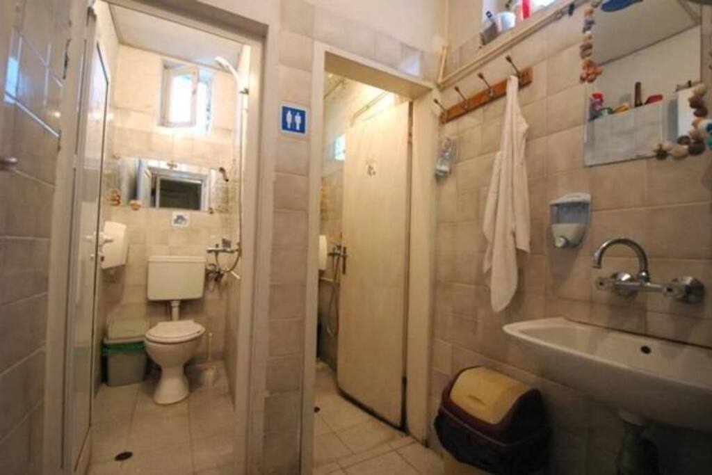 combo bathrooms