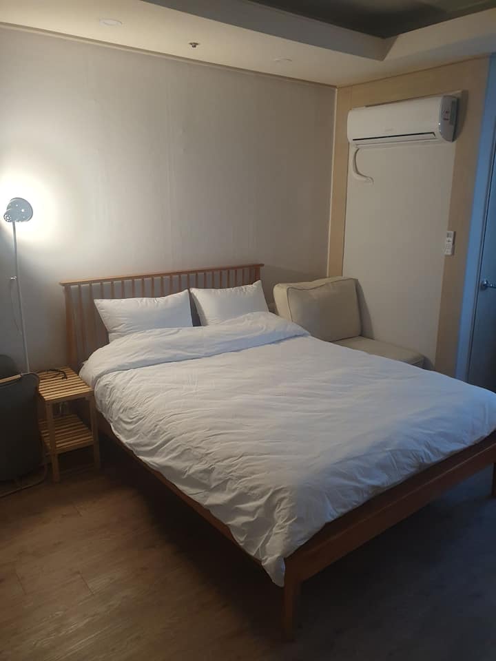 Casa jia # 1, In pm7 ~ Out pm3, 3-minute walk from
Changdong Station (Bedding is sterilized)