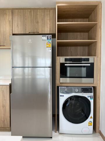 Spacious 2-bed suite with gym and pool gallery image 4