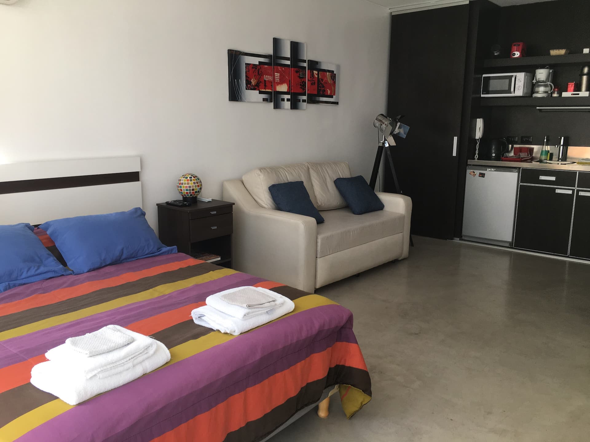 Kitnet mobiliada e equipada em Palermo Hollywood