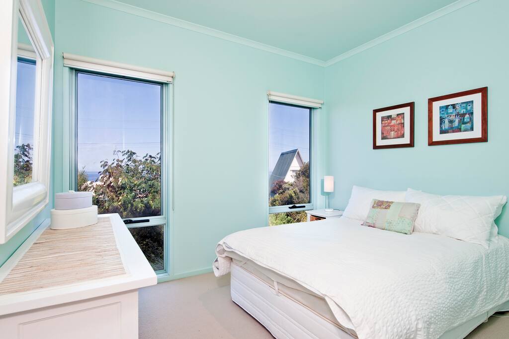 Queen bedroom