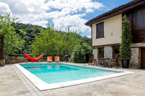 Veliko Tarnovo, Villa