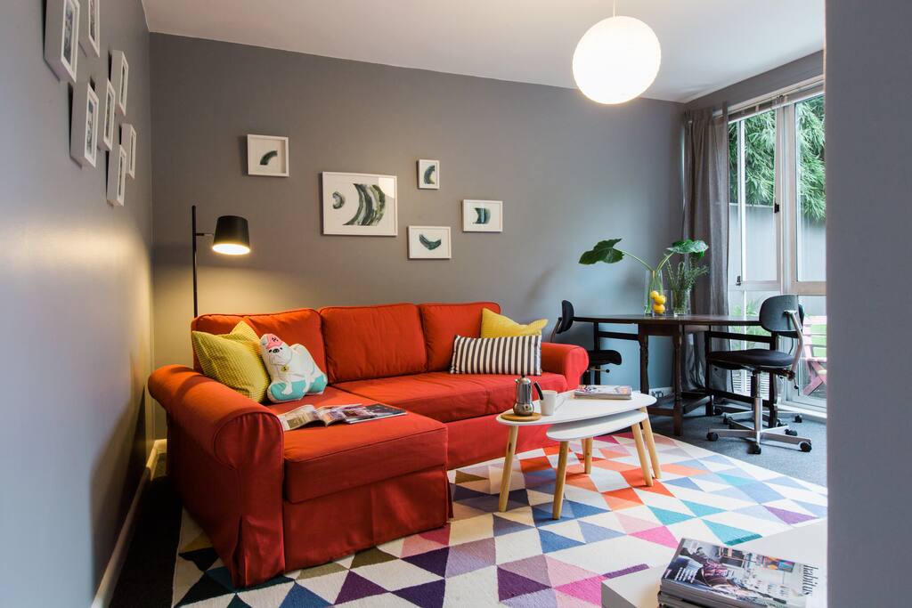 Main living space w sofa bed