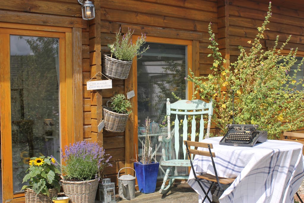 "Seahorse " seaside beach cottage Guesthouses for Rent in Rush, Co