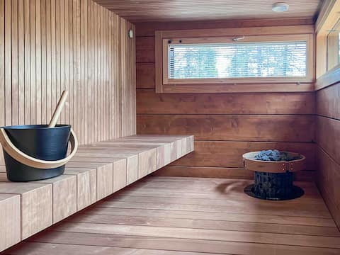 Ruka's Treasure with forest views + 2 Lift Tickets