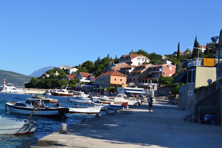 Русский поселок "САНТАЙМ" вилла 7 - Montenegro