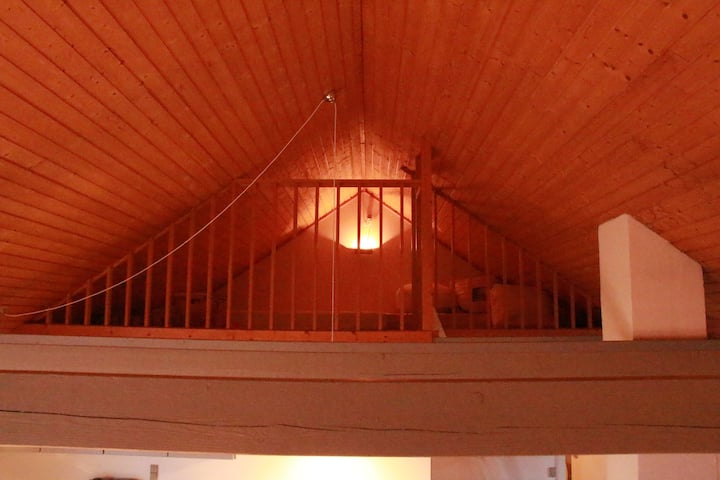 comfy hilltop cottage; svínáir, eysturoy