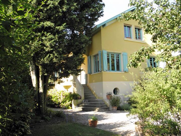 Large family home with pool 10 min Lyon Houses for Rent in Champagne