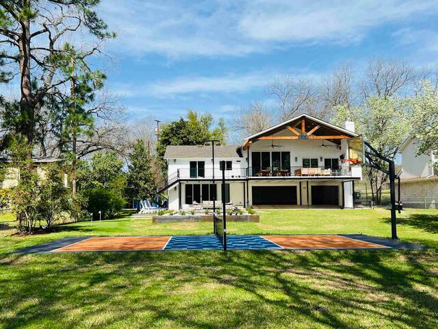 Lake Austin Villa-Pickleball/Pool/Jacuzzi/Theater gallery image 2