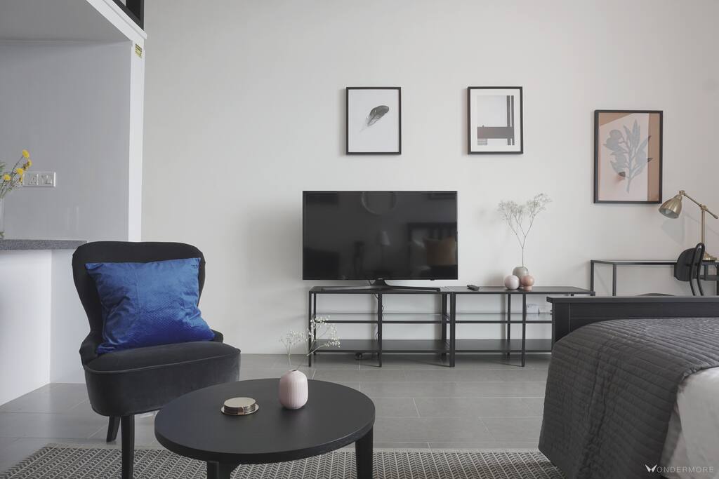 Lounge & TV