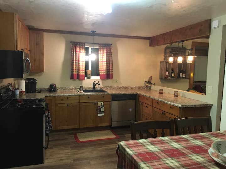 Manor on the Main Located on the Famous 3rd Ave Houses for Rent in Sturgeon Bay, Wisconsin