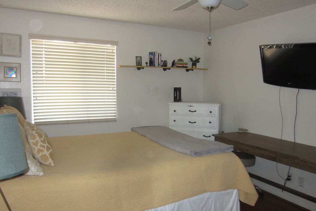 Bedroom with queen bed