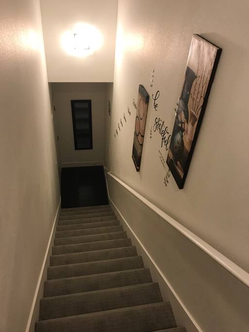 Entrance w/stairs