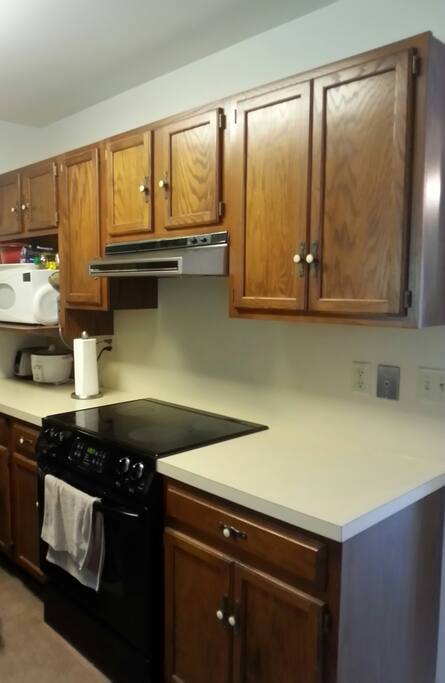 The House has a full working Kitchen. Stove-top, oven, sink and fridge.