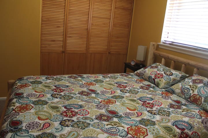 squeaking, we have placed the mattresses on platforms, which works excellently. Extra pillows, box fans, coat hangers, and if needed we can arrange for extra sheets. There is a queen air mattress in the bedroom directly in front of the entry. A/C and kid/baby stuff is in the large bedroom 2nd closet.