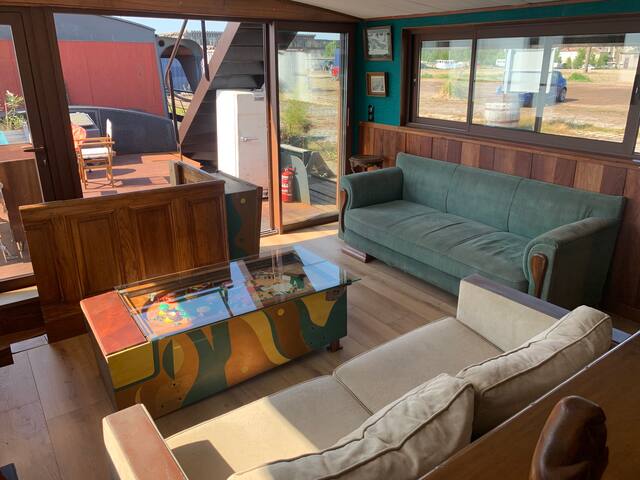 Confortable Péniche de 200 M² parking gratuit gallery image 5