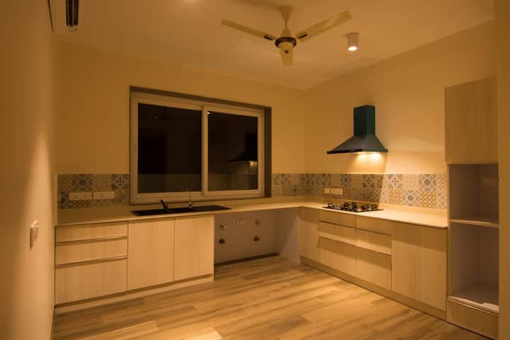 Full kitchen image 1
