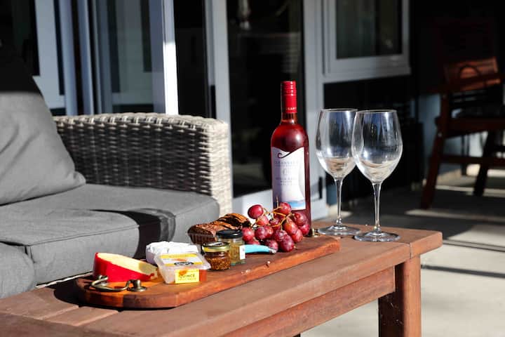 The Little Shoehorn - Havelock North