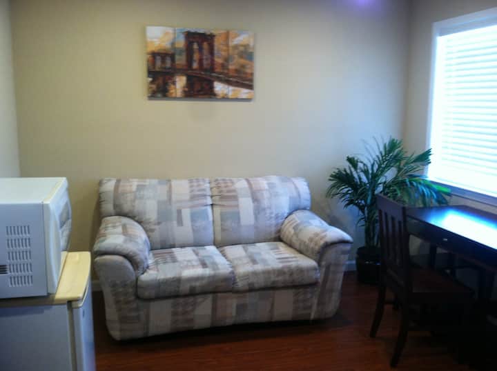 Private Entrance, Beautiful 1 Br + 1 Office Suite - Fremont, CA