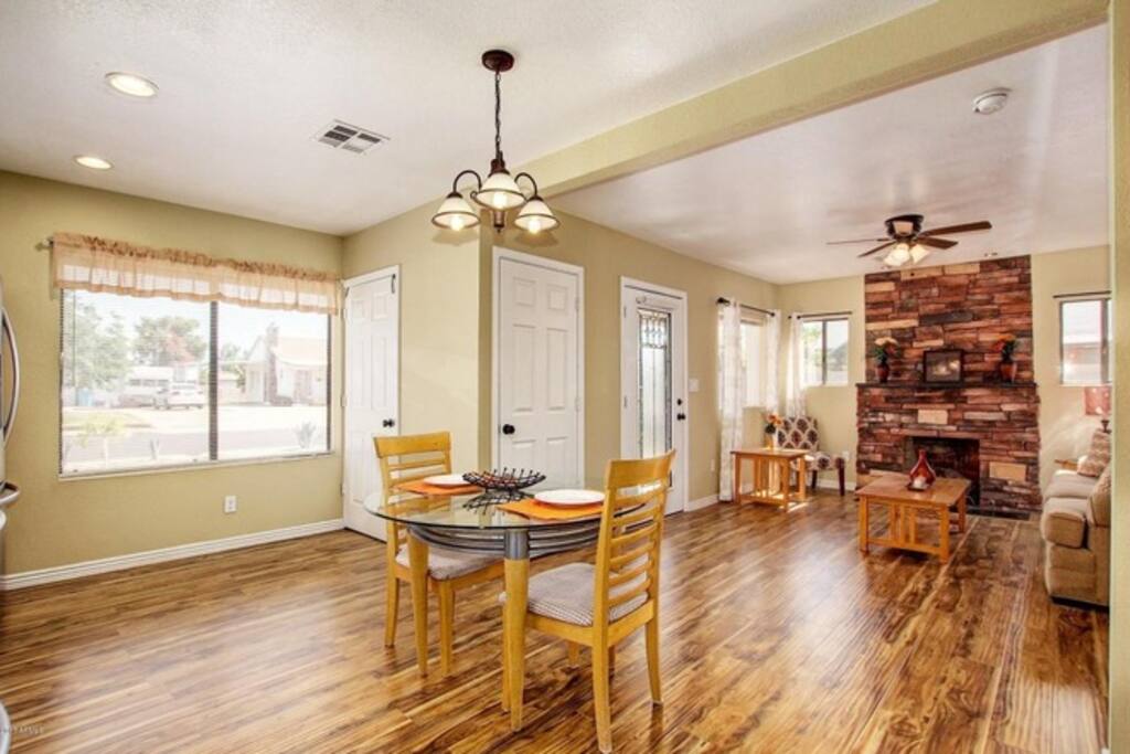 Living room/fireplace