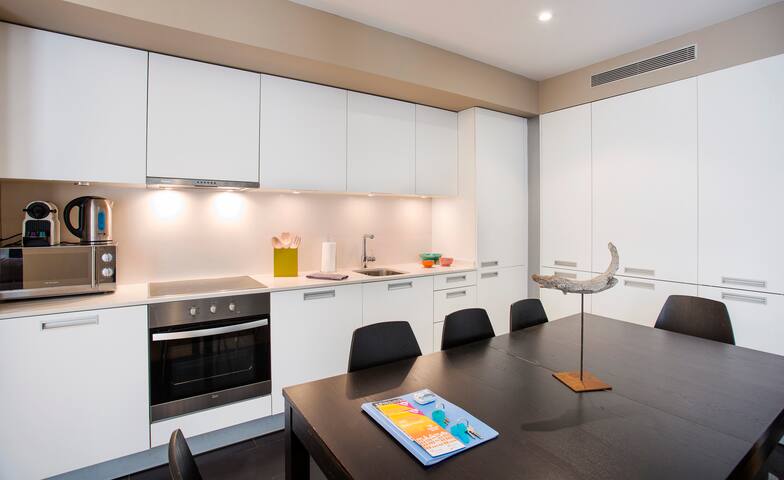 Durlet Beach 3 bedrooms flat front of the Beach gallery image 3