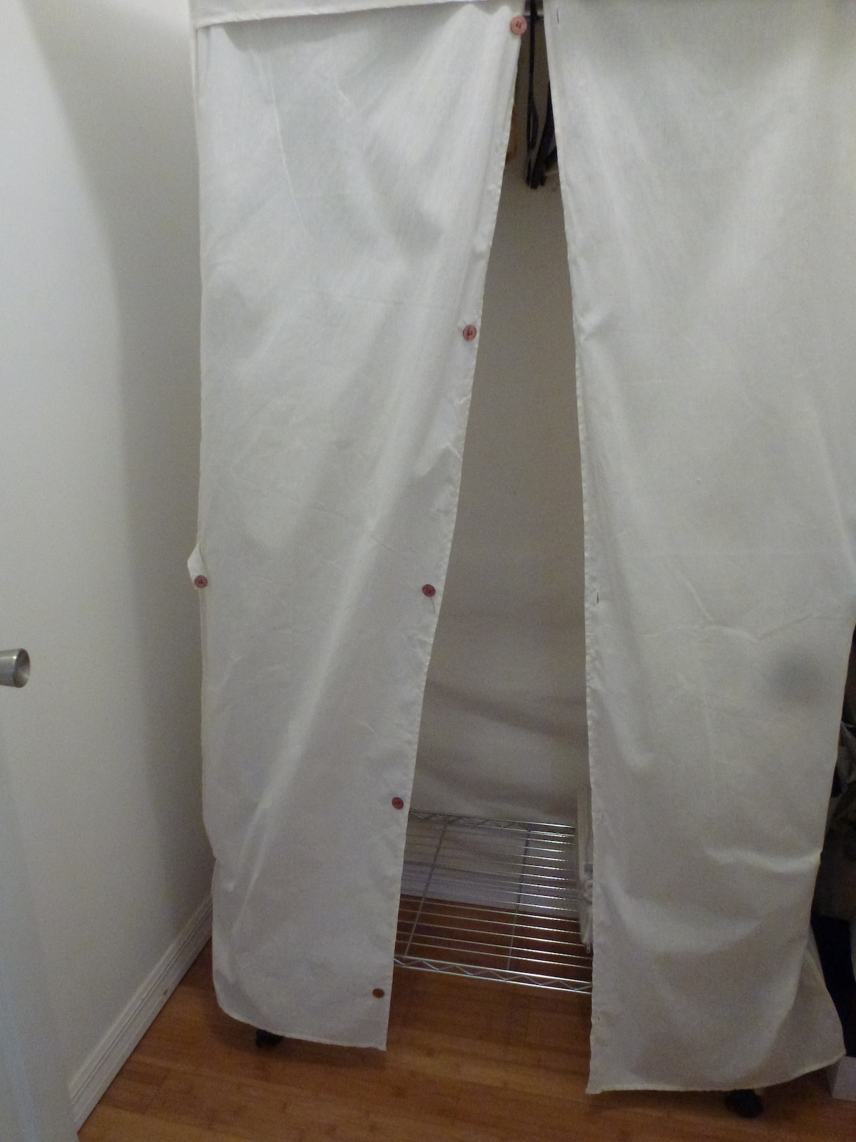 Tre dollapë të varur dhe të palosshëm.