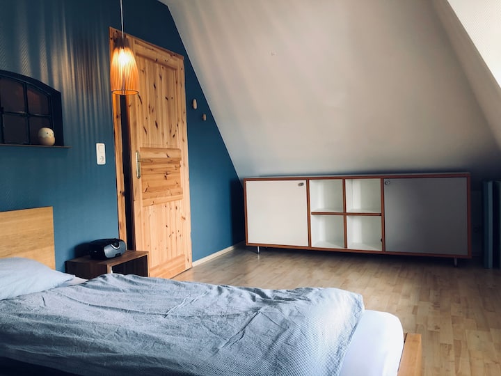 Schlafzimmer 1
