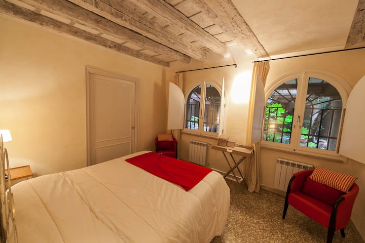 Საწოლი 152 × 203 სმ