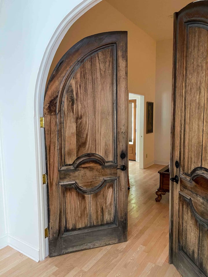 Entrance to master bedroom