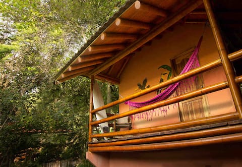 Surf & Yoga Retreat Ayampe Beach Oasis with Garden