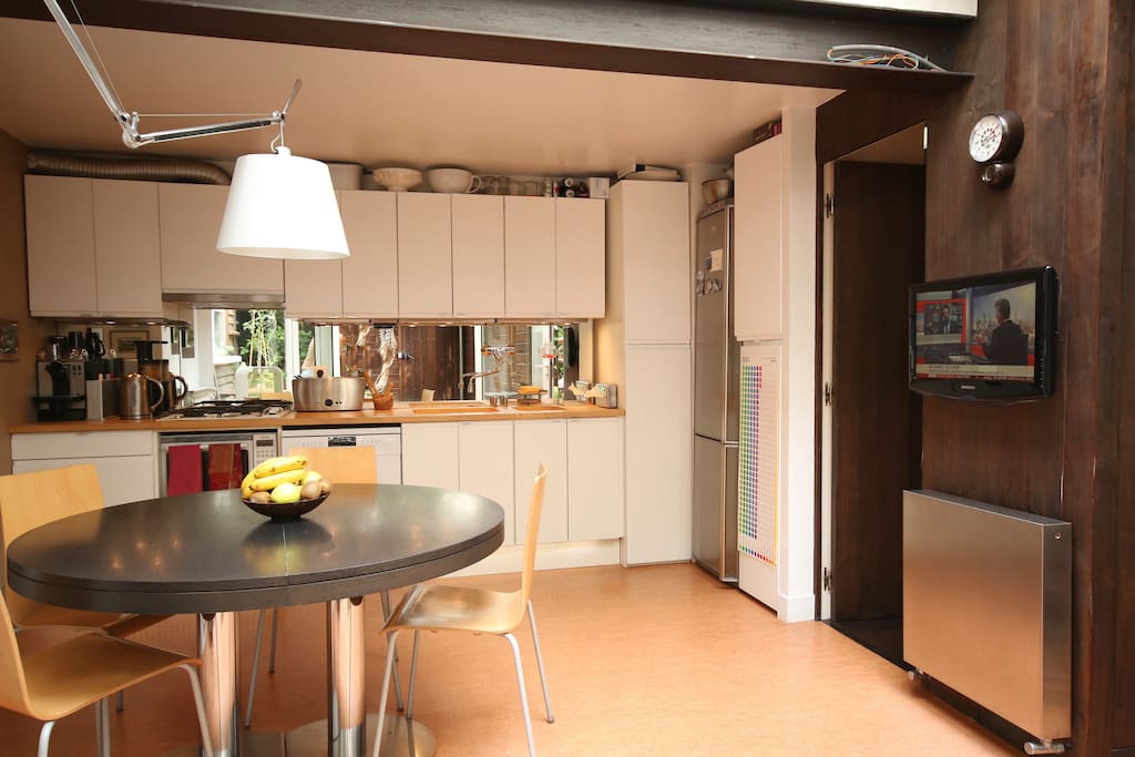Shared kitchen with TV
