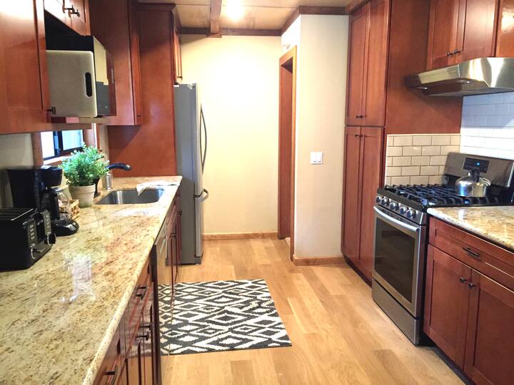 Big desirable dollar point sleeps 12 pool table houses for rent in