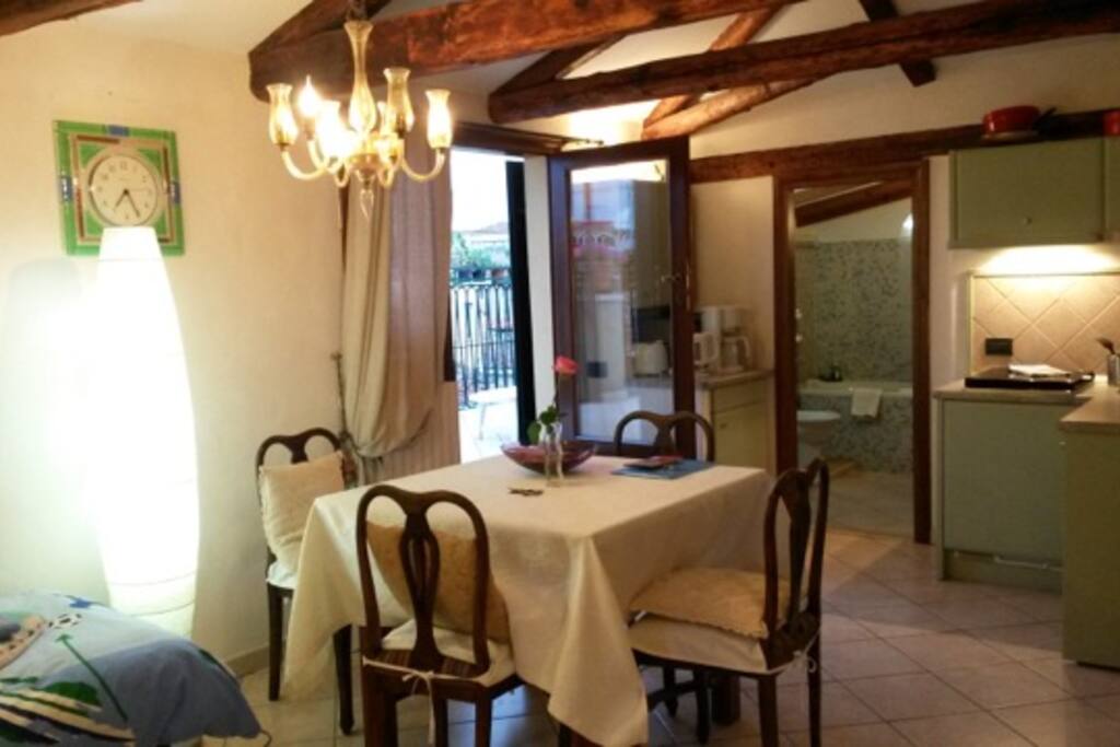 living with door to the terrace