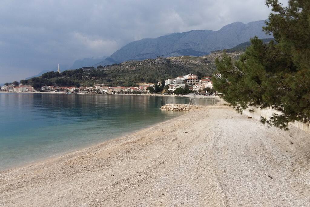Beach 50 m from the apartment