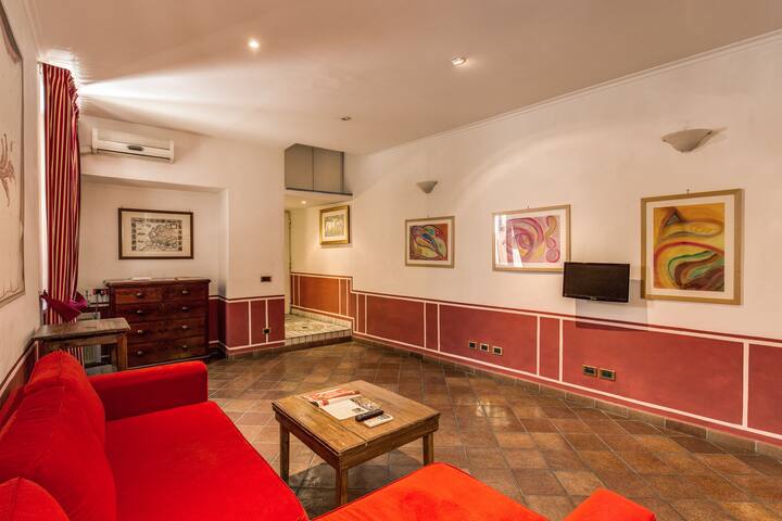 Lovely Flat in Fontana di Trevi - Apartments for Rent in Rome, Lazio, Italy